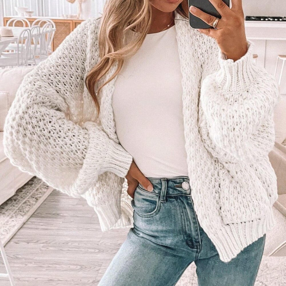 White Casual Women's Minimalist Long Sleeve Cardigan - Picture 2 of 7
